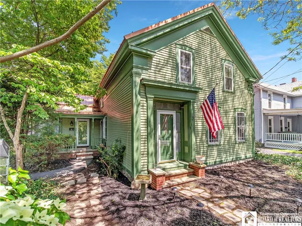 75 S Portage St, Westfield, NY 14787