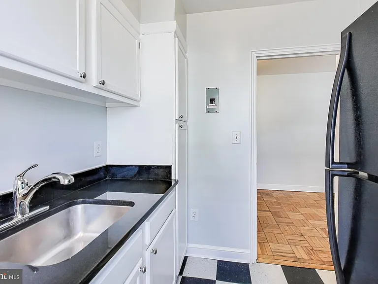 1726 N Quinn St #208 — Photo 7