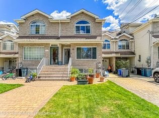 110 Hawley Ave, Staten Island, NY