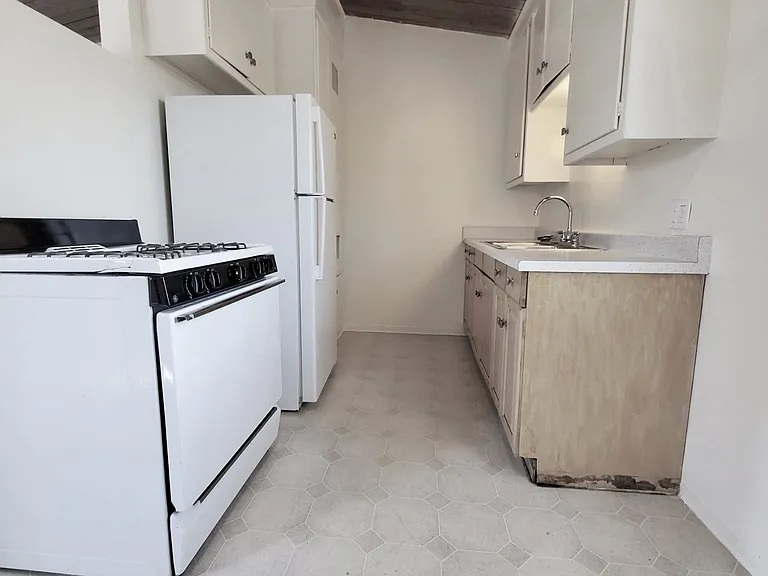 1458 Lou Dillon Ln #6 — Photo 3
