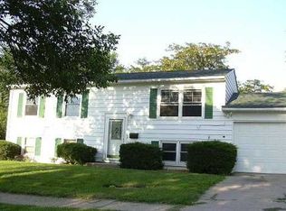 309 Lewellen Dr NW, Cedar Rapids, IA 52405