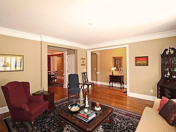 5th image of 2602 Oglethorpe Cir