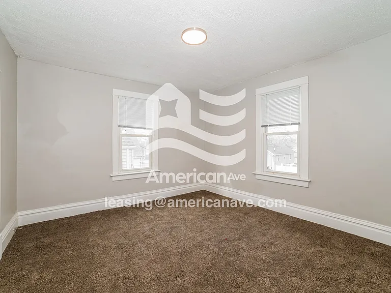 1346873_010_wm_-_bedroom_13624607.jpg