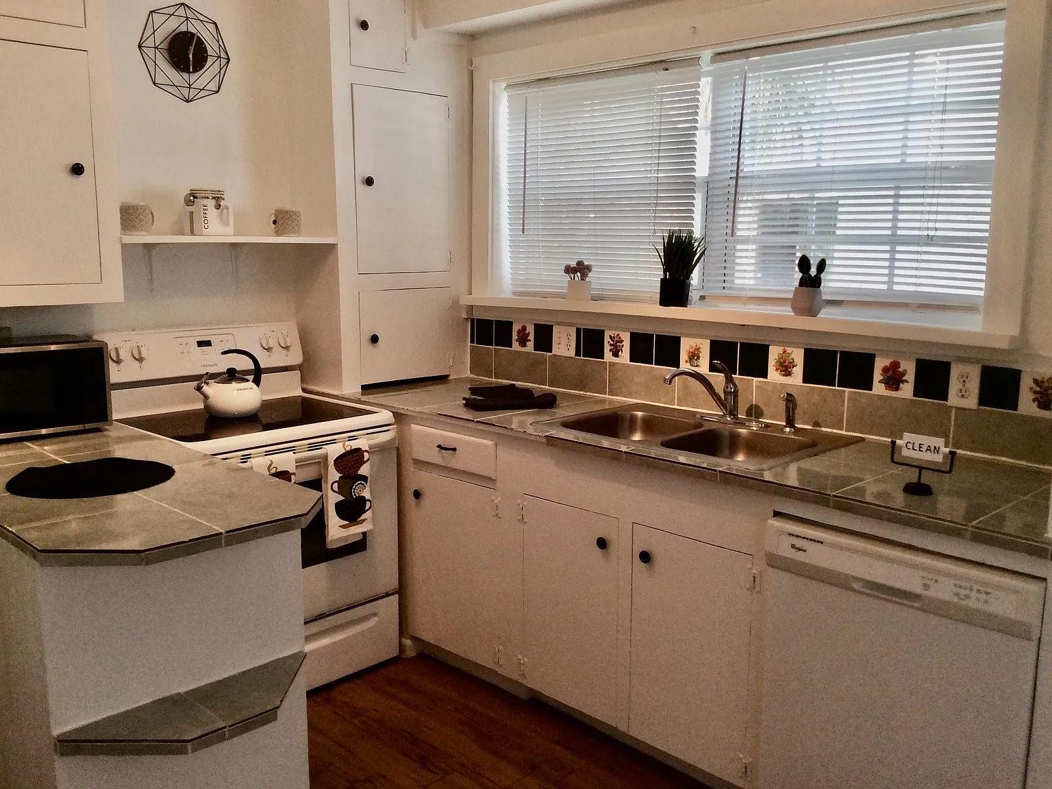 1 bed, 500 sqft, $1,675 — Photo 2