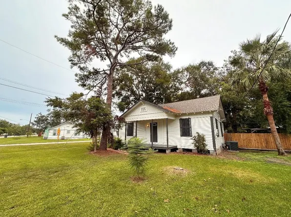 330 Gordy Rd, Bacliff, TX 77518