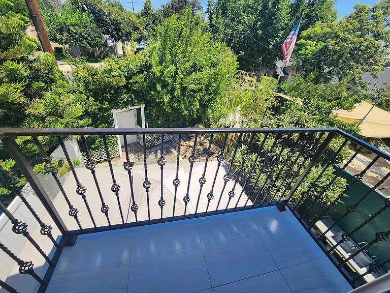 6827 Murietta Ave — Photo 18