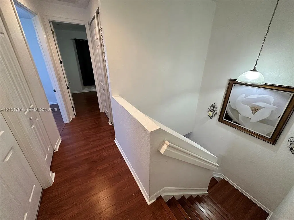 3 bed, 2.5 bath, 1536 sqft, $3,200 — Photo 4