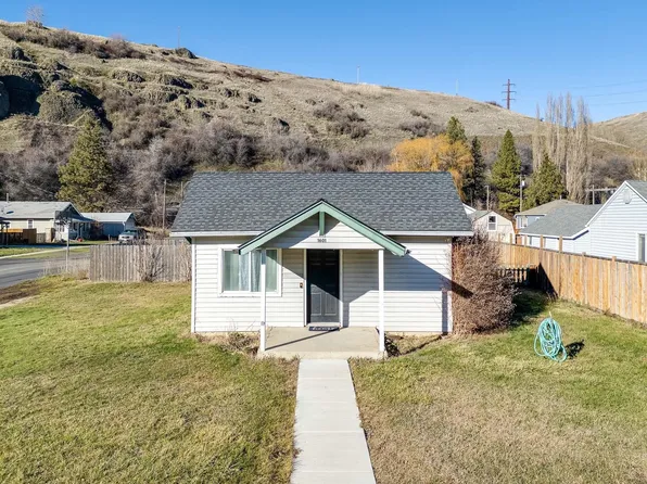 1601 Cedar St, Colfax, WA 99111
