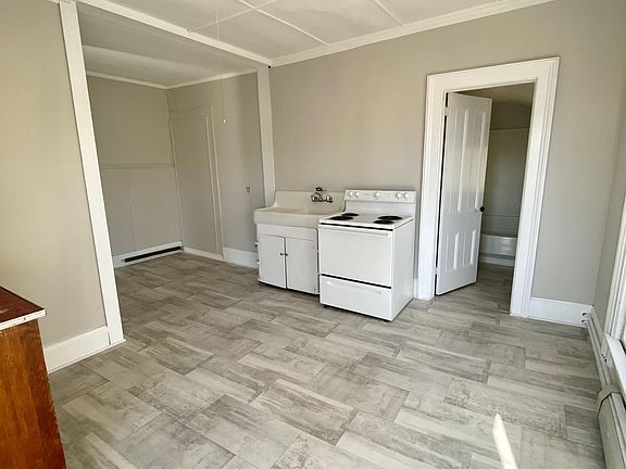4th image of 16 Lincoln Ave #2