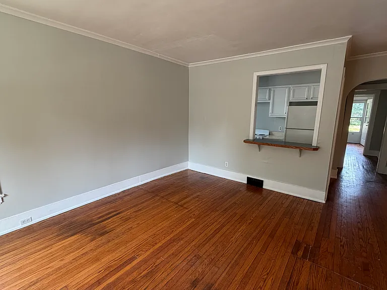17 Crescent Ave — Photo 3