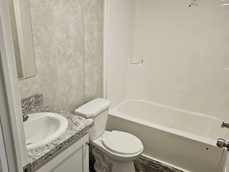 2300 Lafayette Ave #26 — Photo 18