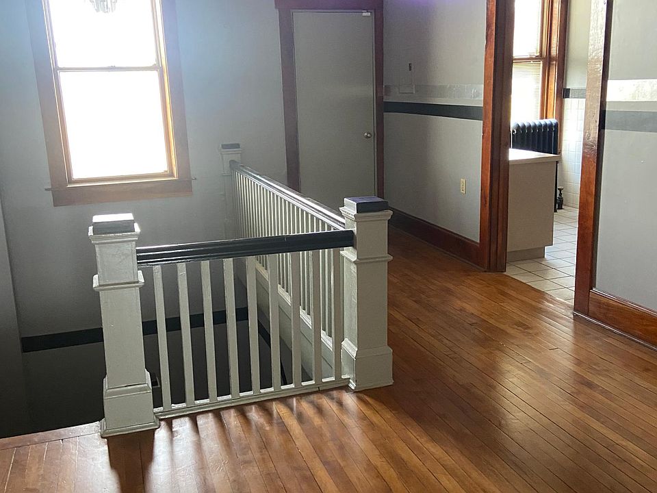 1st image of 356 S Main St Floor 3