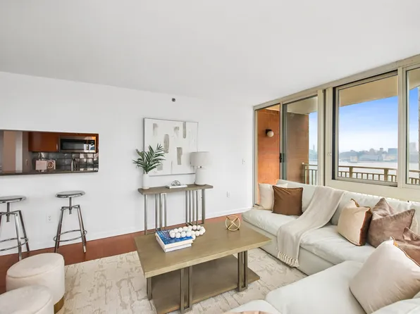 20 2nd Street image 9 of 43