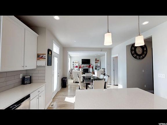 5th image of 247 E Ironwood Dr