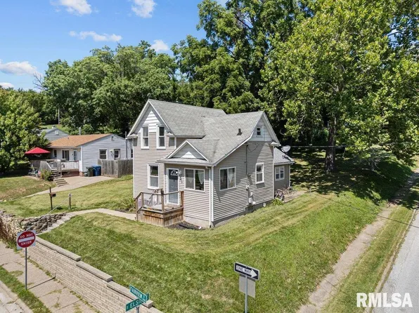3104 Fairview St, Davenport, IA 52804