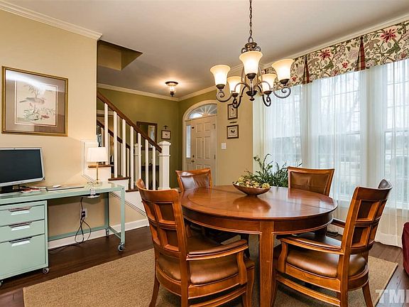3rd image of 26 Oakmont Ct