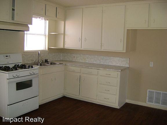 3rd image of 1473 Yorktown Dr