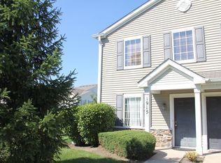 1915 Silverstone Dr, Carpentersville, IL 60110