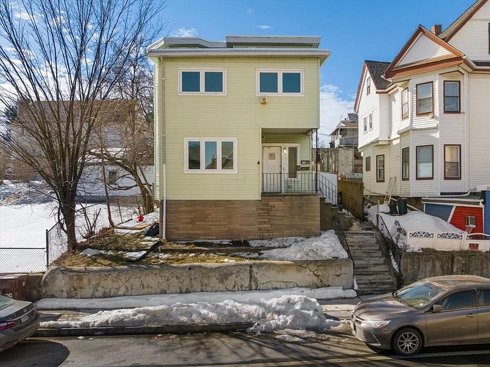 1st image of 528 Ferry St
