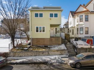 528 Ferry St, Everett, MA 02149