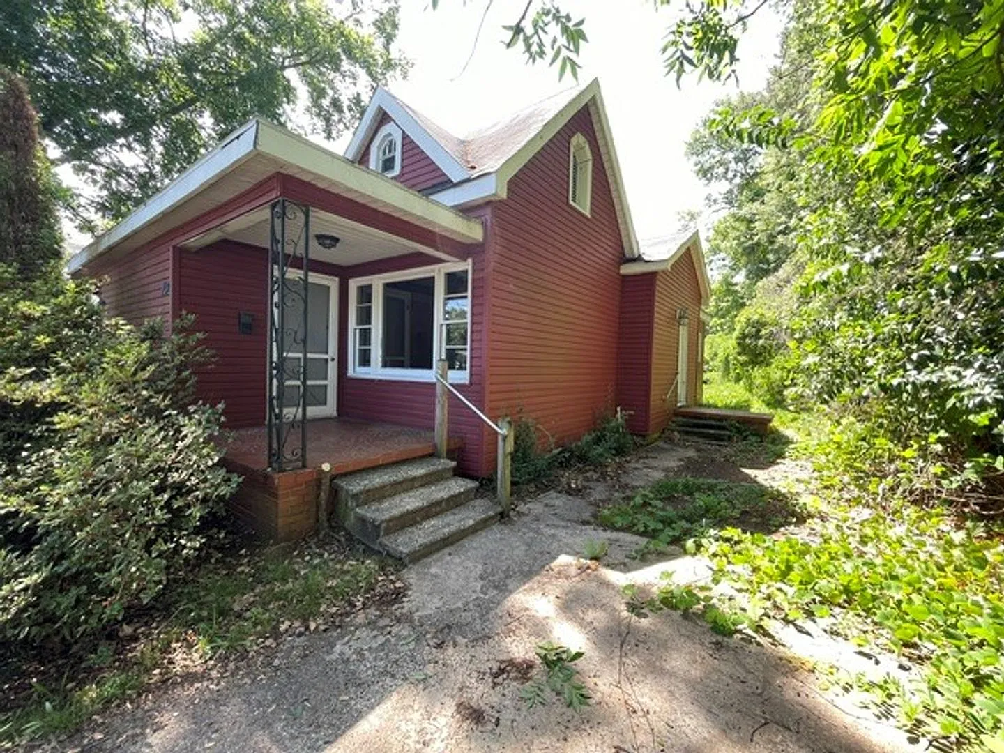 SH074-Lafayette Apartments — Photo 1