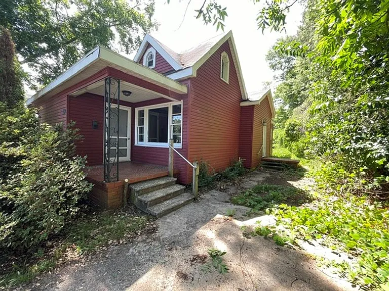 SH074-Lafayette Apartments — Photo 1