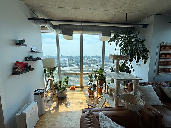 4th image of 700 W Van Buren St APT 1106