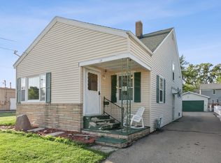 18 Sterling Ave, Oshkosh, WI 54901