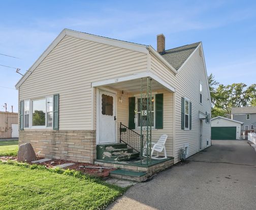 18 Sterling Ave, Oshkosh, WI 54901