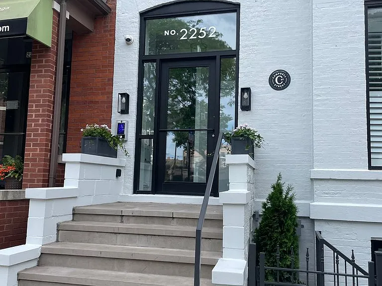 2252 N Clark St — Photo 2
