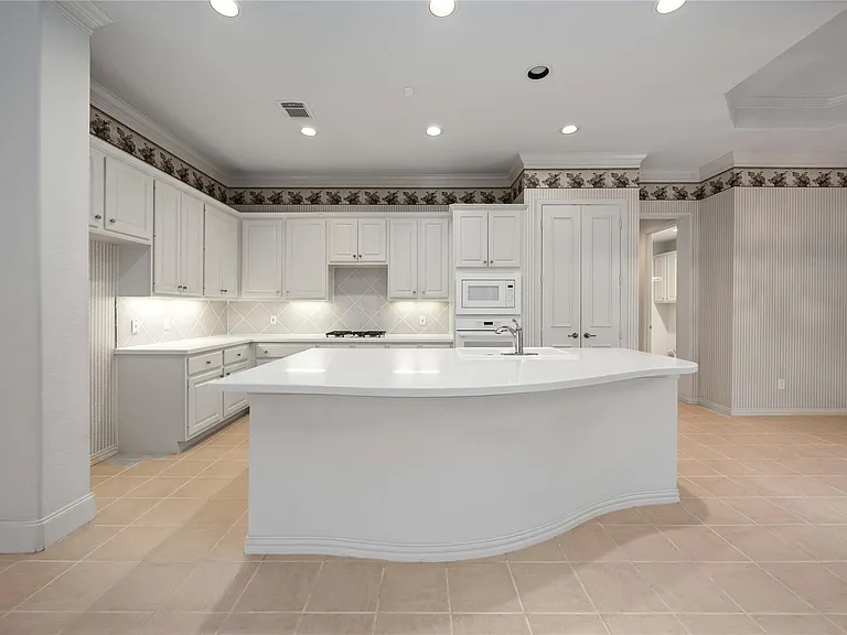 102 W Racing Cloud Ct — Photo 11