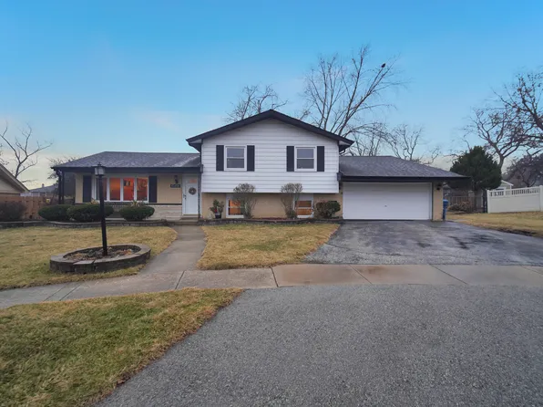 10456 S Stowe Ct, Palos Hills, IL 60465
