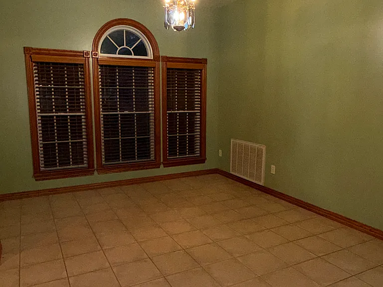 599 S Main St — Photo 5