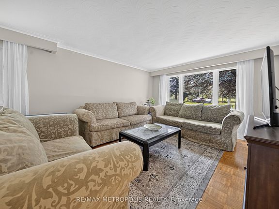 5th image of 6370 Hillsdale Dr