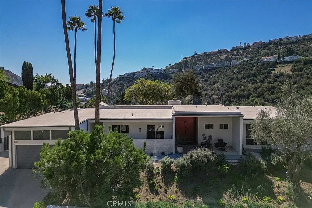 4 bed, 2587 sqft, $8,500 — Photo 4