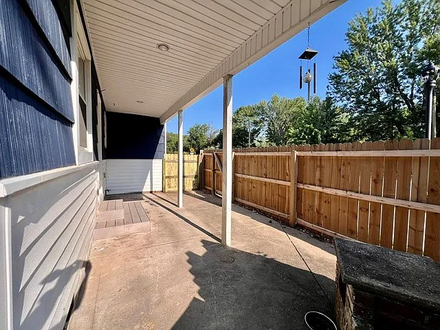 1666 Oakland Ave — Photo 18
