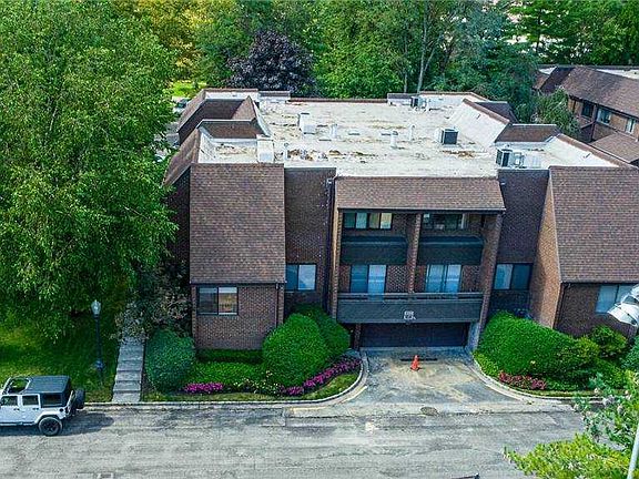 3rd image of 21 Acorn Ponds Dr #21