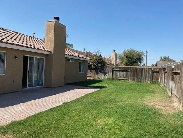 4 bed, 1302 sqft, $2,295 — Photo 2