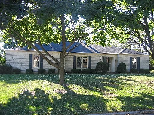 1st image of 2920 Briarwood Dr W