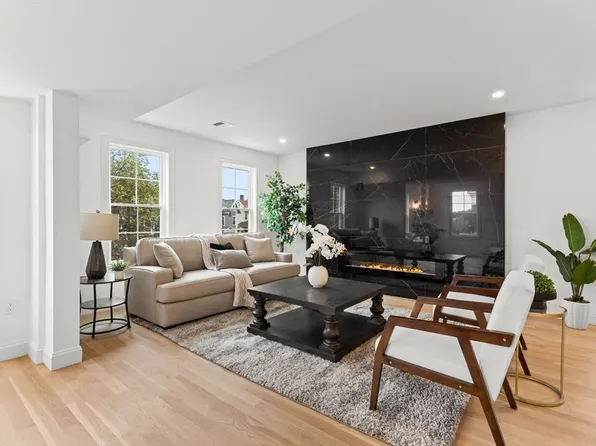 1135-1137 Hyde Park Ave #2, Hyde Park, MA 02136