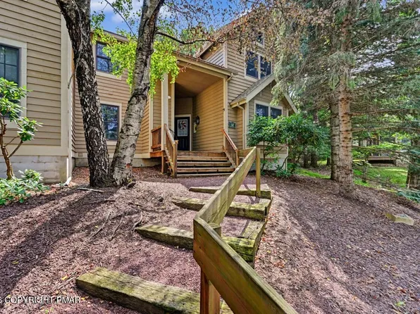 147 Pine Ct, Tannersville, PA 18372
