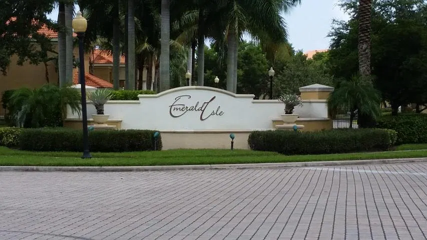 2 bed, 1060 sqft, $2,400 — Photo 1