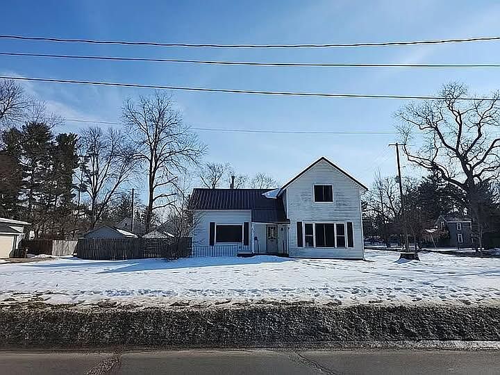 1st image of 736 W Green St