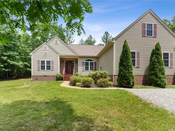 13570 Smacks Dr, Amelia Court House, VA 23002
