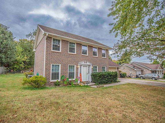 2nd image of 8724 Shoreham Blvd