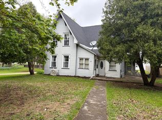 215 W Hughes St, Franklin Grove, IL 61031