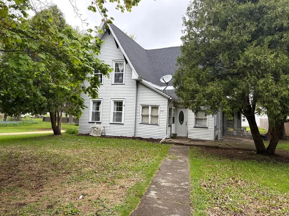 215 W Hughes St, Franklin Grove, IL 61031