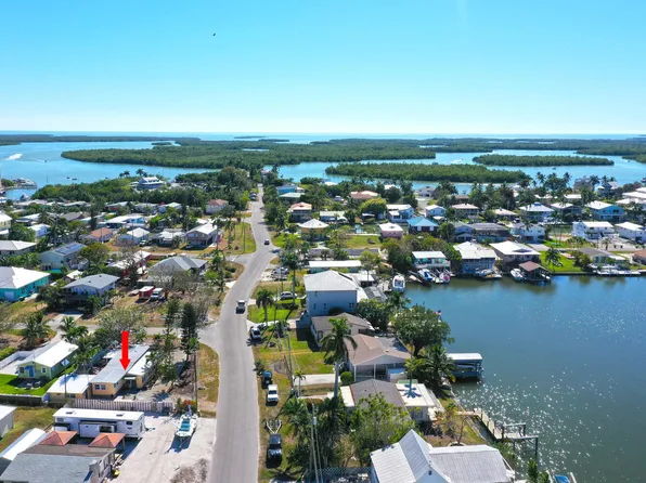 518 Goodland Dr W, Goodland, FL 34140