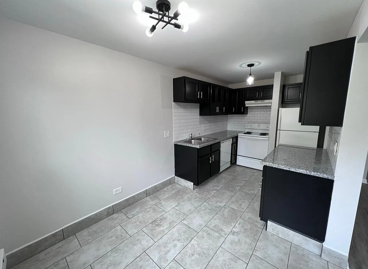 7910 Venus St — Photo 1