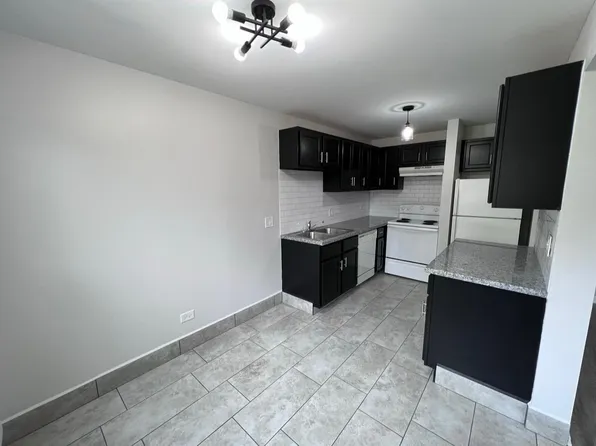 7910 Venus St #4, Loves Park, IL 61111
